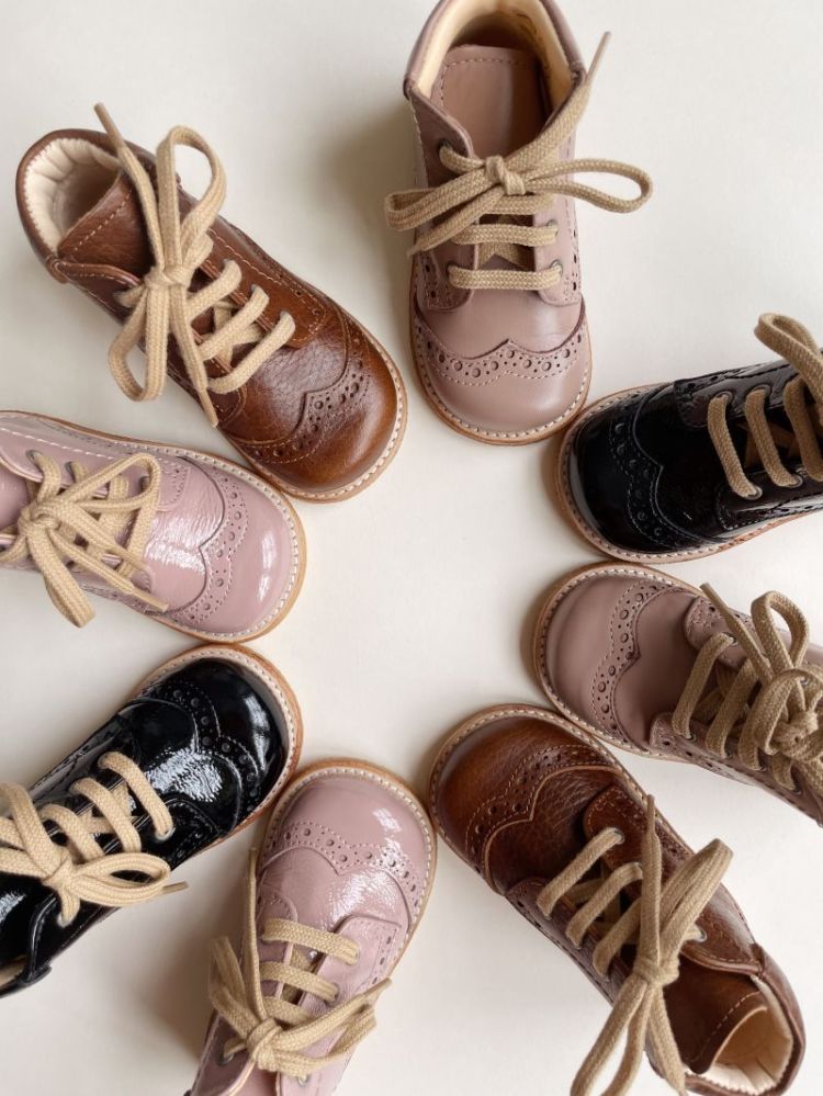 classic lace-up shoe w brouges cognac 